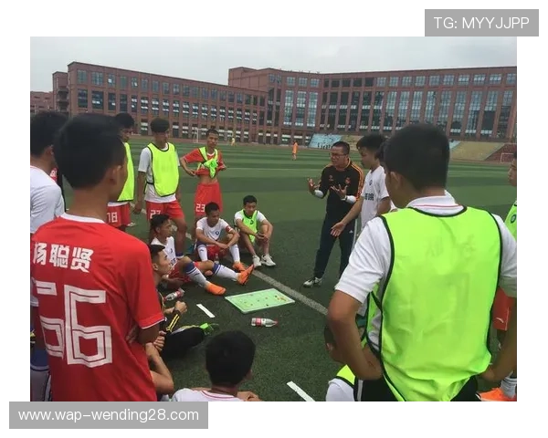 问鼎足球官网：深入掌握足球技巧与训练方法提升个人水平的一站式平台